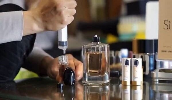 4 Cách chiết nước hoa sang chai nhỏ đơn giản tại nhà