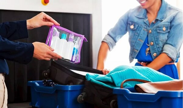 Nước hoa có thể được mang lên máy bay không?