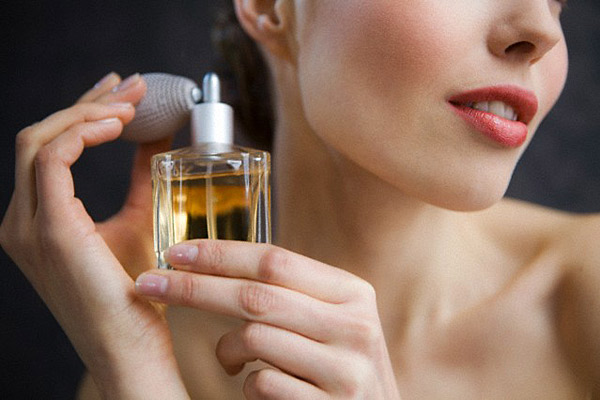 Thời gian nước hoa hoạt động cũng ảnh hưởng đến độ lưu hương