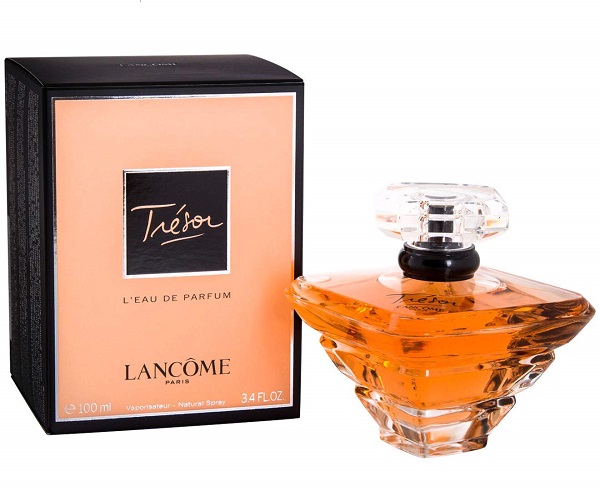 Lancome Tresor là một chai nước hoa quý phái dành cho phụ nữ tuổi 50
