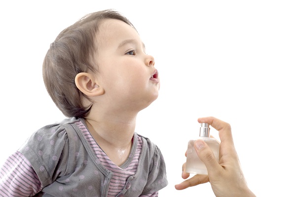 Nước hoa em bé có rất nhiều công dụng hữu ích