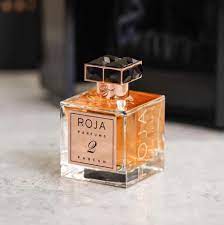  Parfum De La Nuit kết hợp các thành phần như hổ phách, hoắc hương