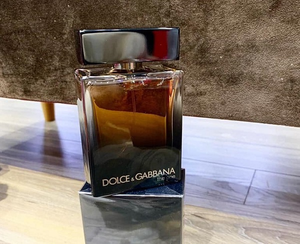 The One của Dolce & Gabbana là một hương thơm nam tính và sang trọng