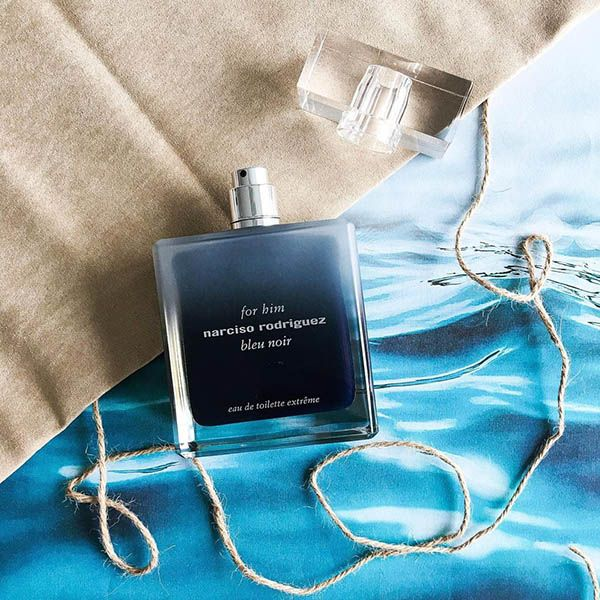 Hương cam bergamot, hương hoa vừng và gỗ đàn hương
