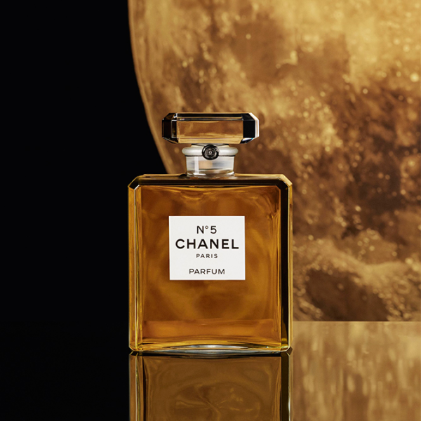 Chanel No. 5 là một biểu tượng của sự sang trọng và đẳng cấp