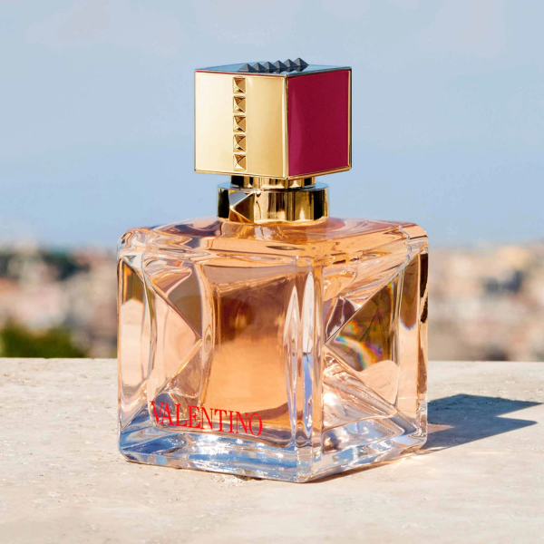 Valentino Voce Viva là biểu tượng của sự nữ tính, mạnh mẽ và độc lập