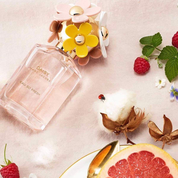 Chai nước hoa Marc Jacobs Daisy Eau So Fresh EDT có thiết kế ngọt ngào