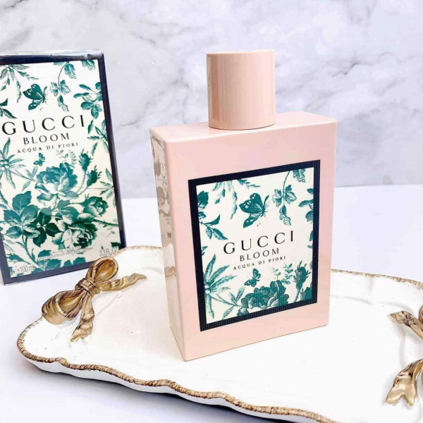 Chai nước hoa Gucci Bloom Acqua di Fiori có thiết kế sang trọng