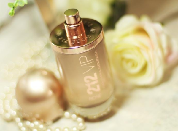 Top 10+ chai nước hoa nữ màu hồng xinh xắn đáng yêu