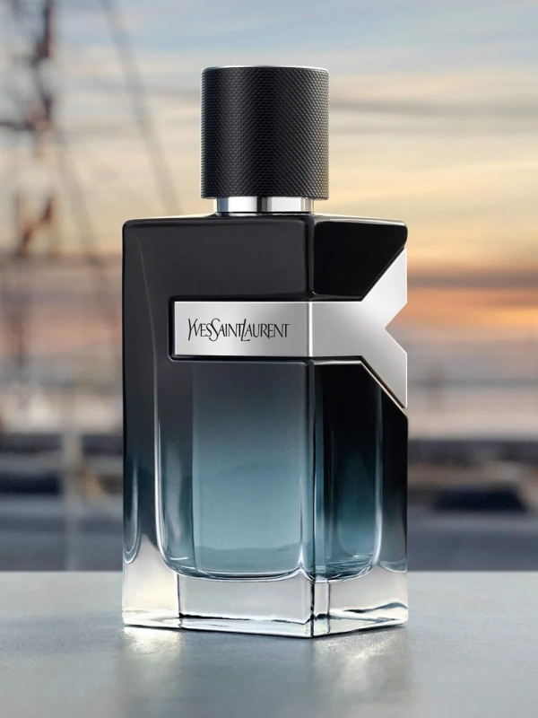 Nước hoa Yves Saint Laurent Y là một tác phẩm nghệ thuật độc đáo, kết hợp sự sang trọng và quyến rũ