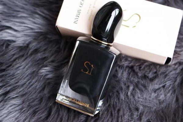 Sì đen Giorgio Armani EDP Intense 50m