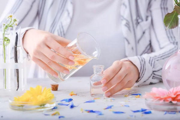 Thành phần nước hoa là gì?